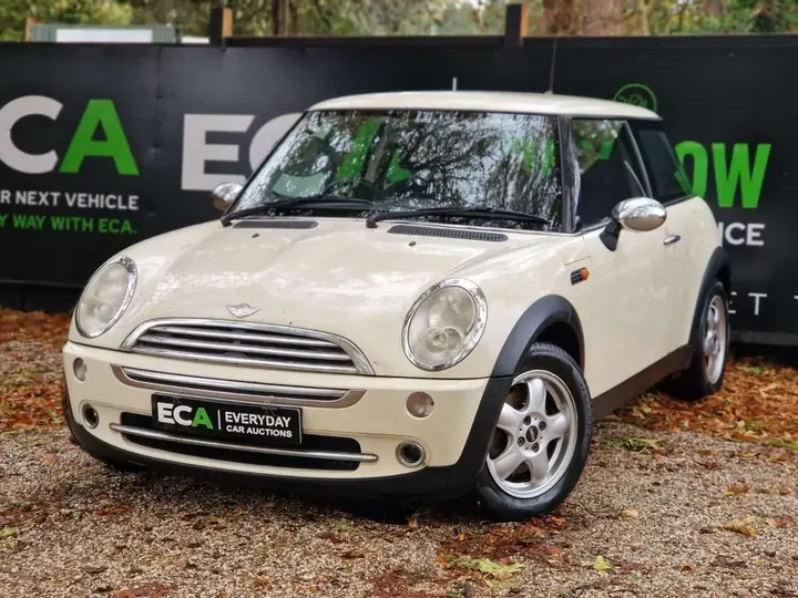 Mini One 2006 photo 3