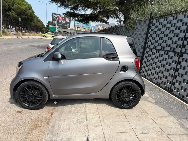 Smart Fortwo 2019 photo 3