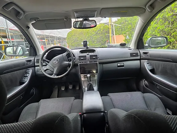 Toyota Avensis 2004 photo 5