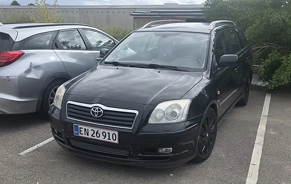 Toyota Avensis 2004 photo 3