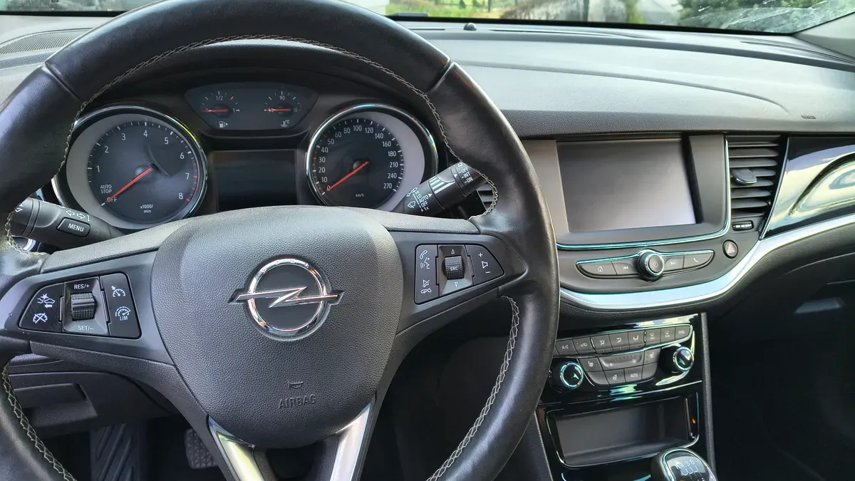 Opel Astra 2020 photo 3