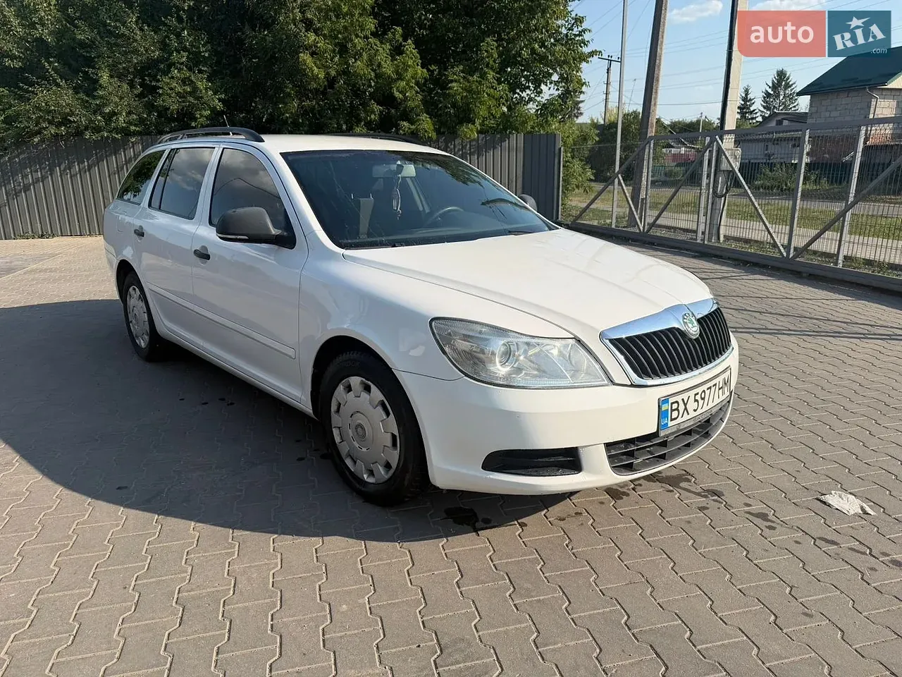 Skoda Octavia 2011 photo 2