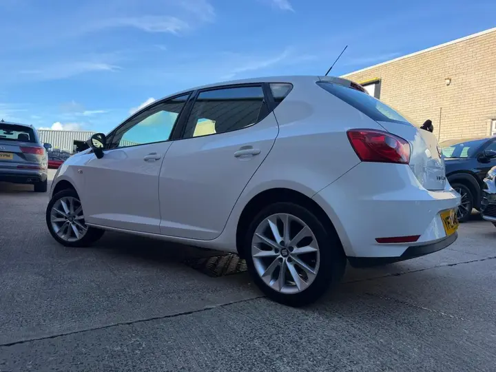 Seat Ibiza 2015 photo 5