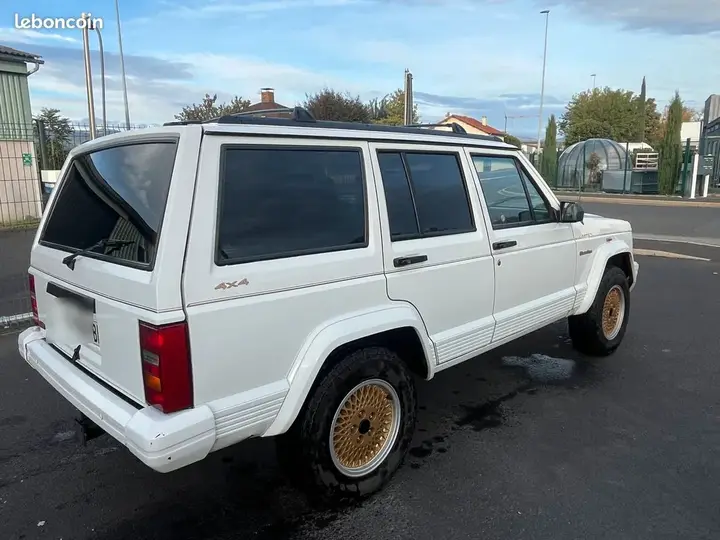 Jeep Cherokee 1992 photo 2