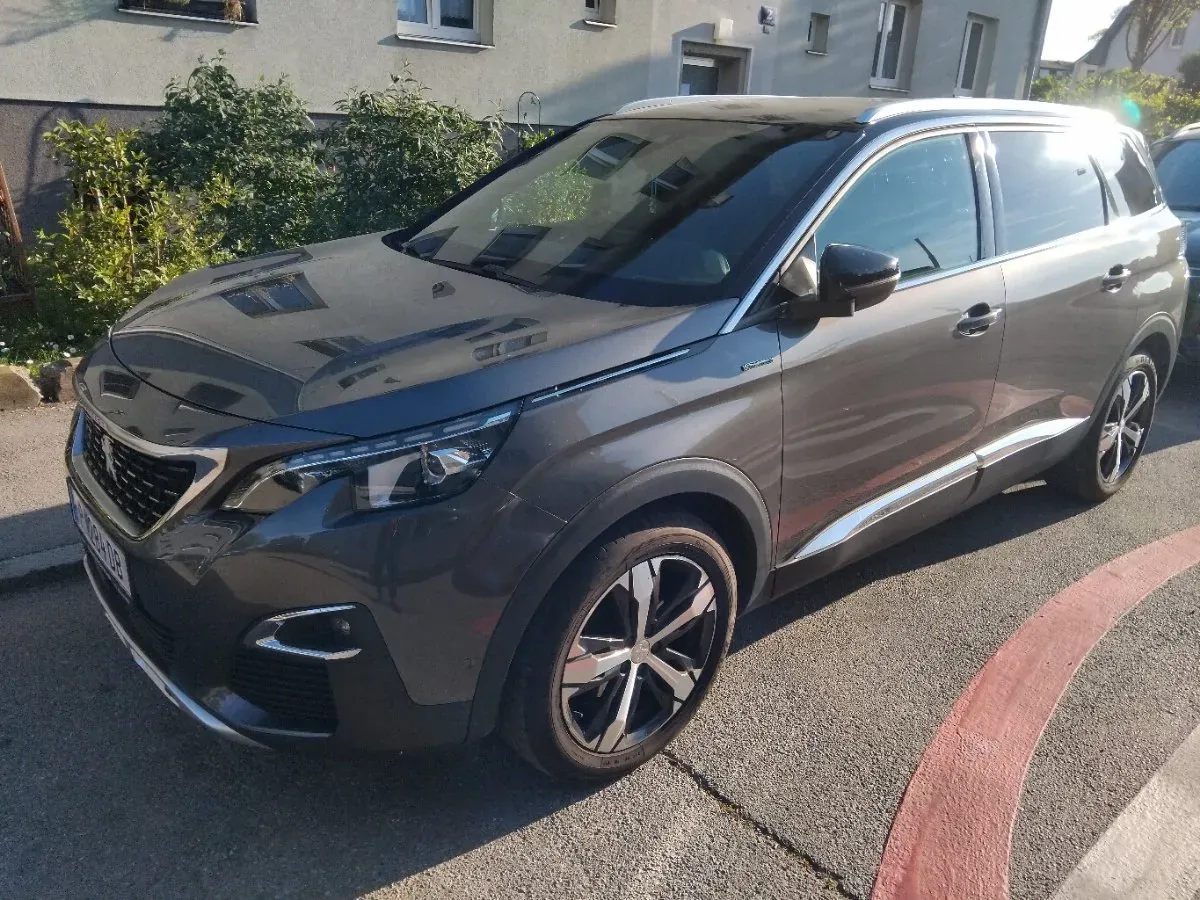 Peugeot 5008 2017 photo 2