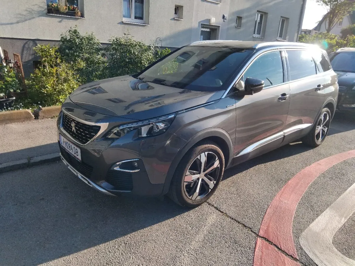 Peugeot 5008