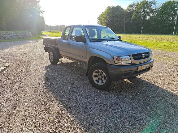 Toyota Hilux 2003 photo 2