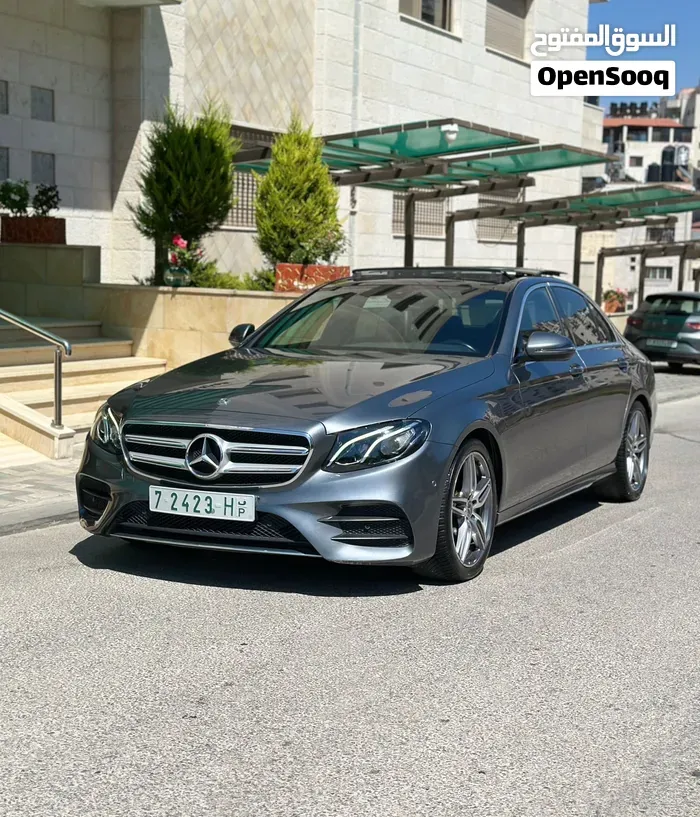 Mercedes-Benz E200