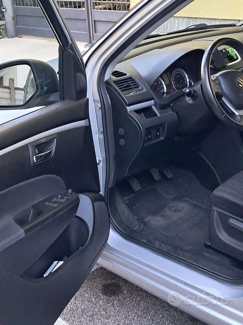 Suzuki Swift 2013 photo 3
