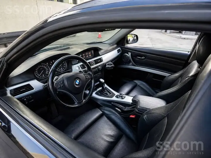 BMW 335 2011 photo 5