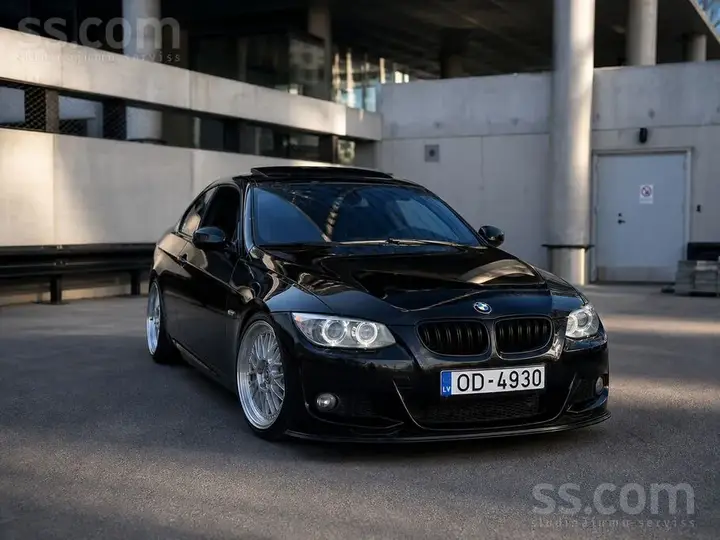 BMW 335 2011 photo 3