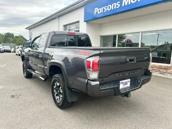 Toyota Tacoma 2022 photo 3