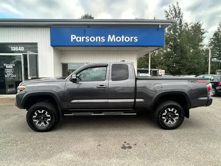 Toyota Tacoma 2022 photo 2