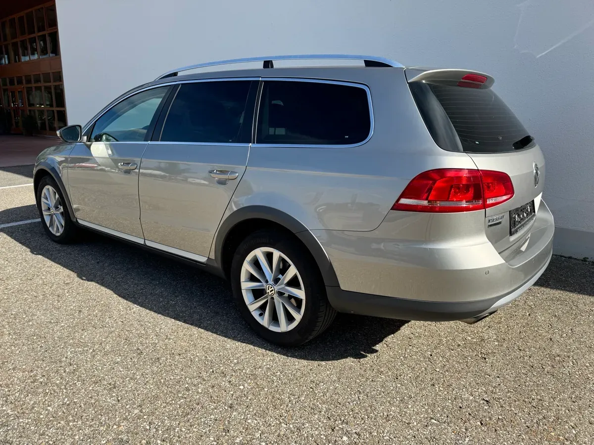 Volkswagen Passat 2012 photo 3