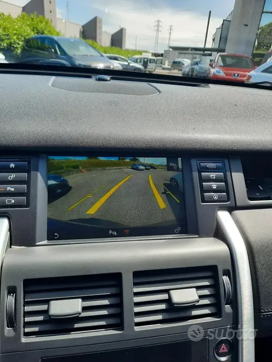 Land Rover Discovery Sport 2018 photo 4