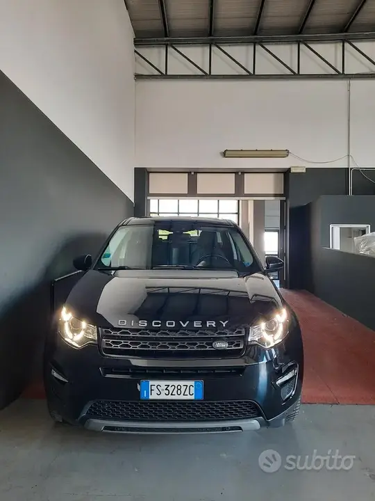 Land Rover Discovery Sport 2018 photo 3