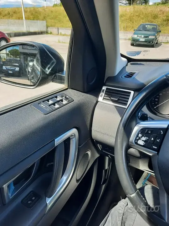 Land Rover Discovery Sport 2018 photo 5