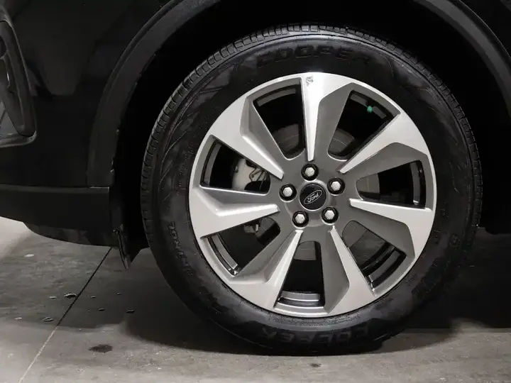 Ford Escape 2025 photo 4