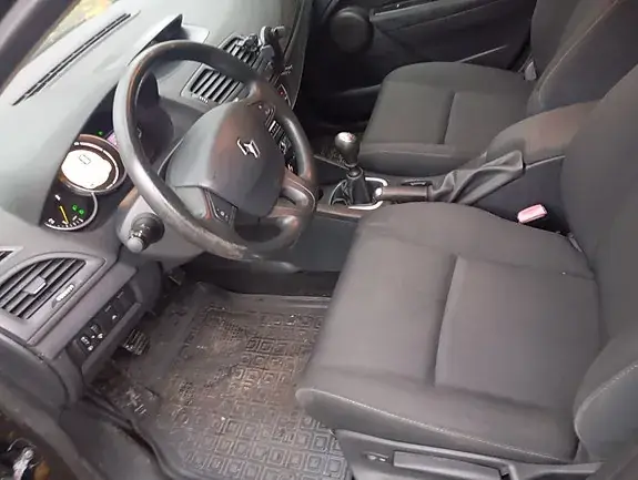 Renault Megane Iii 2011 photo 2