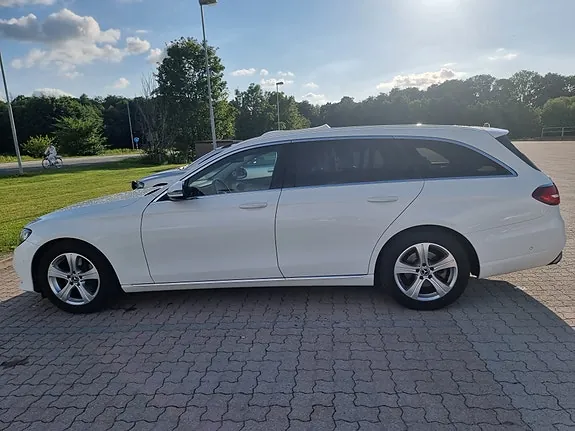 Mercedes-Benz E220