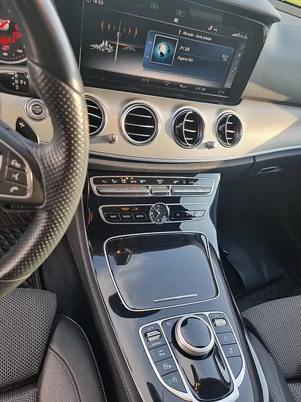 Mercedes-Benz E220 2018 photo 4