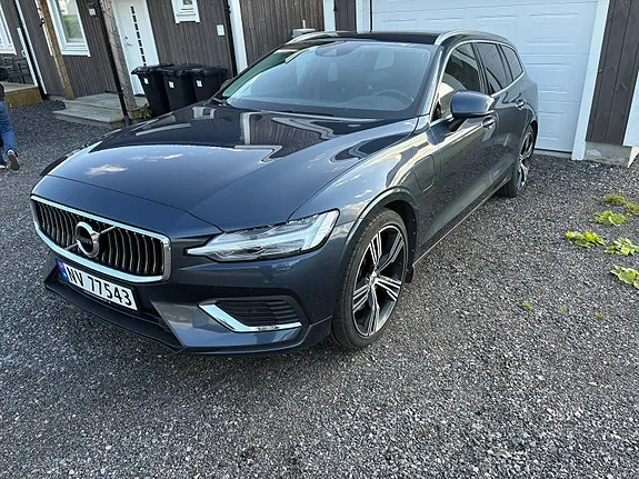 Volvo V60 2021 photo 2