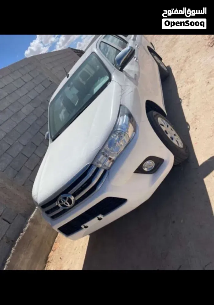 Toyota Hilux 2025 photo 2