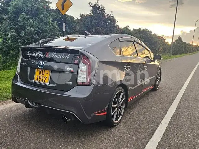 Toyota Prius 2011 photo 3