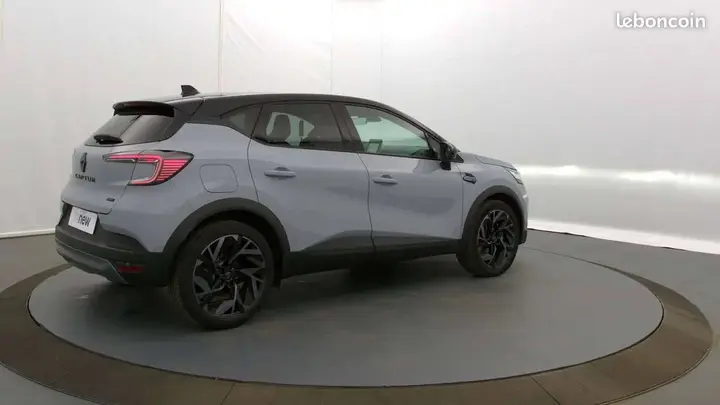 Renault Captur 2025 photo 2