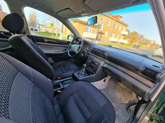 Audi A4 1997 photo 2