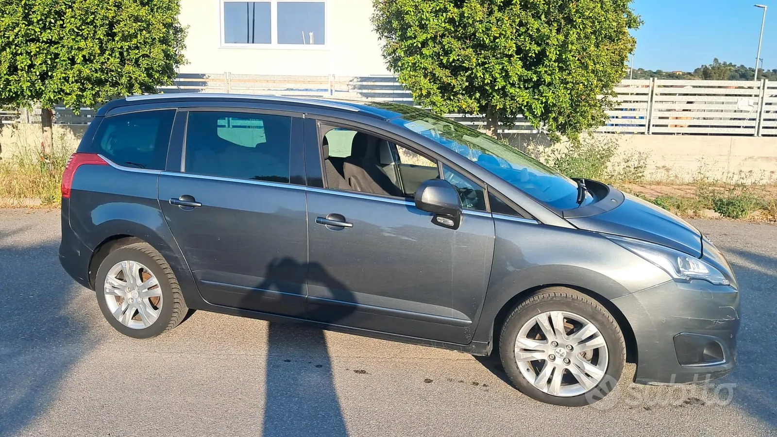 Peugeot 5008 2014 photo 2