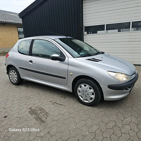 Peugeot 206 2005 photo 2