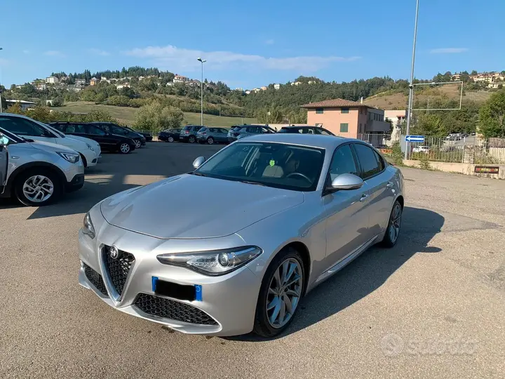 Alfa Romeo Giulia 2018 photo 2