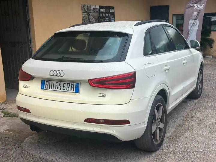 Audi Q3 2011 photo 4