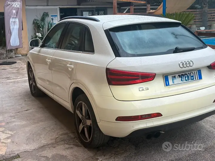 Audi Q3 2011 photo 2