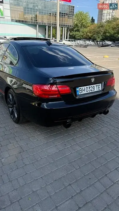 BMW 3 Series 2011 photo 5
