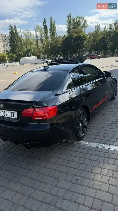 BMW 3 Series 2011 photo 3