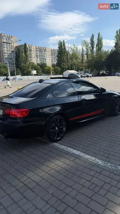 BMW 3 Series 2011 photo 4