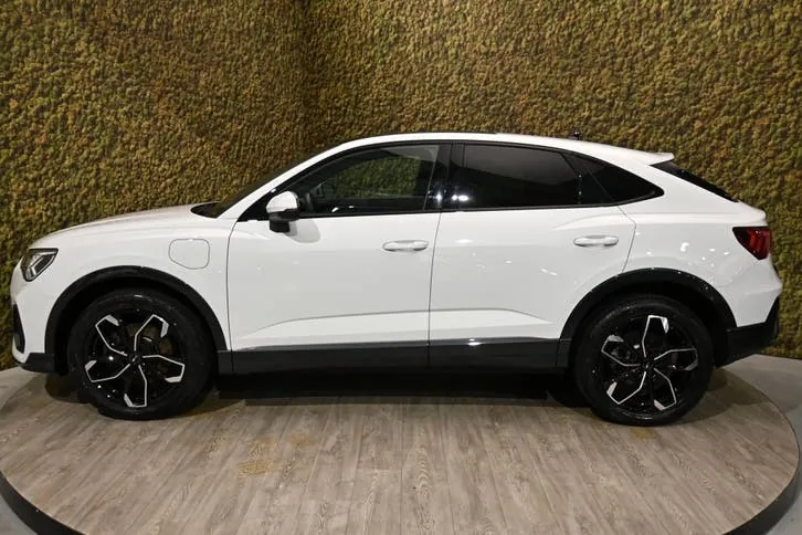 Audi Q3 2021 photo 3