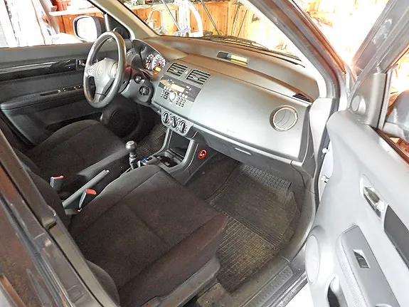 Suzuki Swift 2006 photo 4