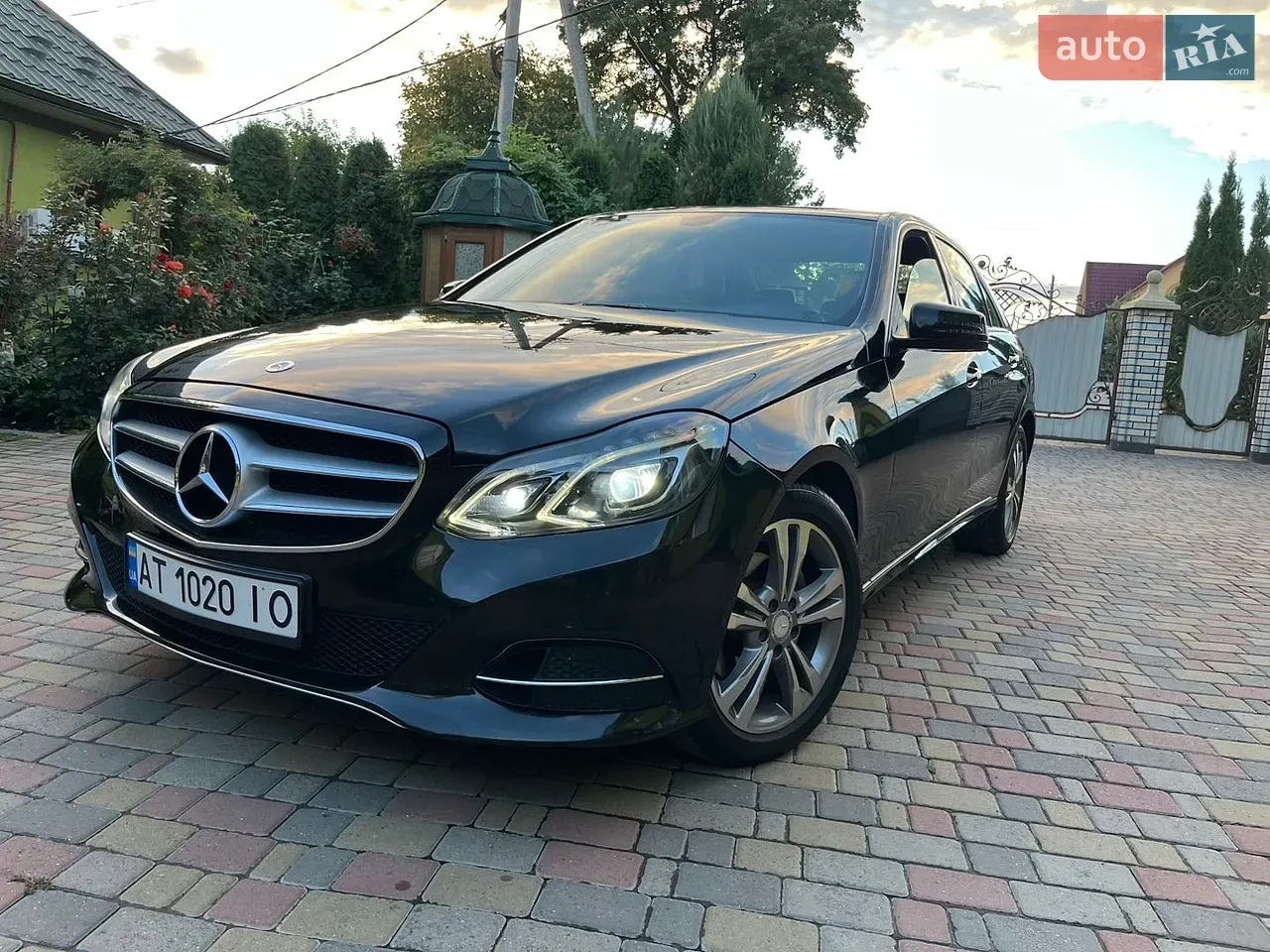 Mercedes-Benz E-Class 2014 photo 4