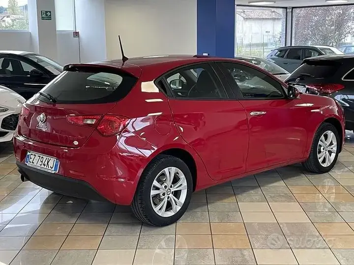 Alfa Romeo Giulietta 2015 photo 4
