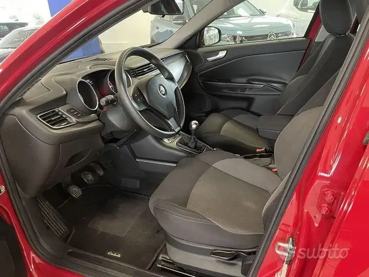 Alfa Romeo Giulietta 2015 photo 5
