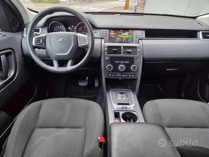 Land Rover Discovery Sport 2016 photo 5
