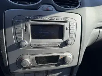 Ford Focus 2010 photo 3