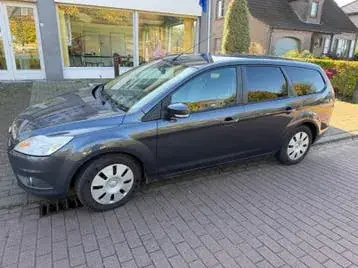 Ford Focus 2010 photo 2