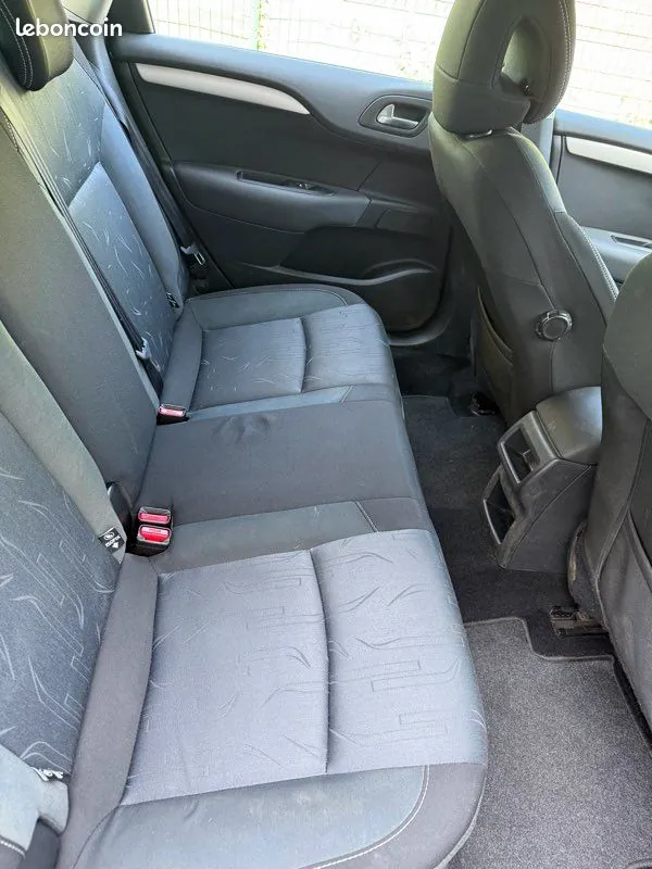 Citroen C4 2012 photo 4