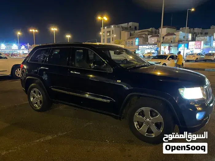 Jeep Cherokee 2011 photo 2