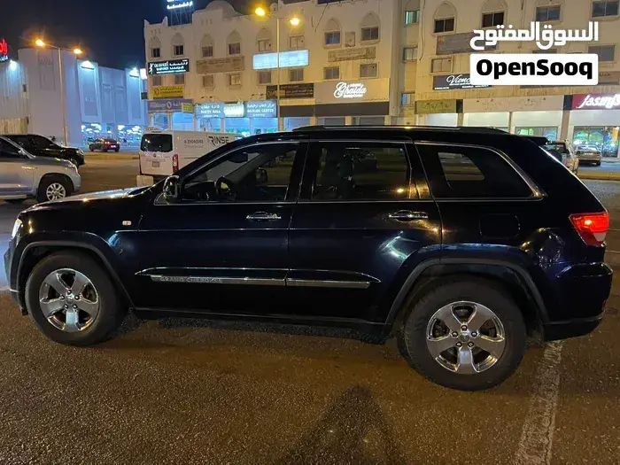 Jeep Cherokee 2011 photo 3