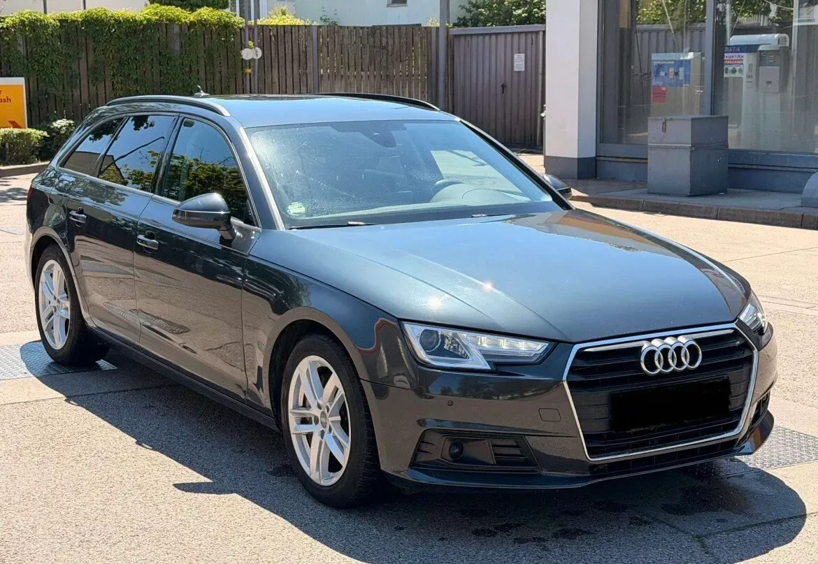 Audi A4 2018 photo 3